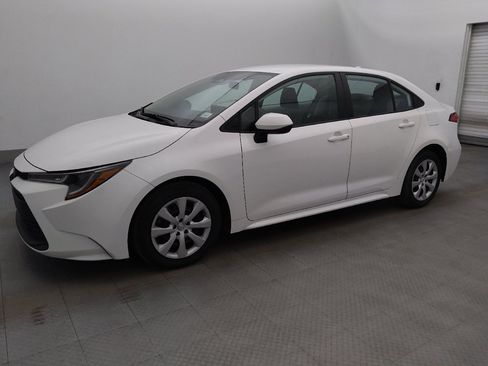 Used 2023 Toyota Corolla LE FWD image 2