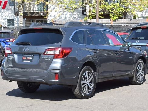Used 2019 Subaru Outback 3.6R Limited AWD/4WD image 5