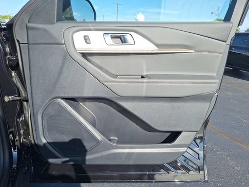 New 2026 Ford Explorer Active w/ Active Comfort Package AWD/4WD image 15