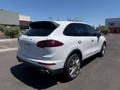 Used 2017 Porsche Cayenne S w/ Premium Plus Package AWD/4WD image 5