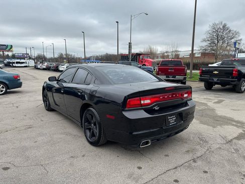 Used 2013 Dodge Charger SE image 5