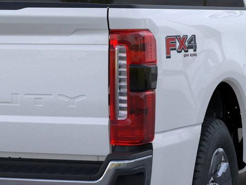 New 2026 Ford F250 Lariat w/ Chrome Package image 65