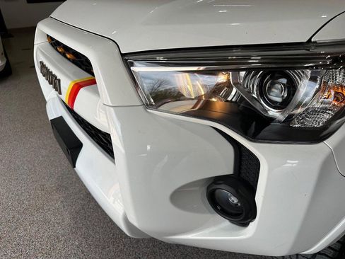 Used 2023 Toyota 4Runner 40th Anniversary SE AWD/4WD image 11