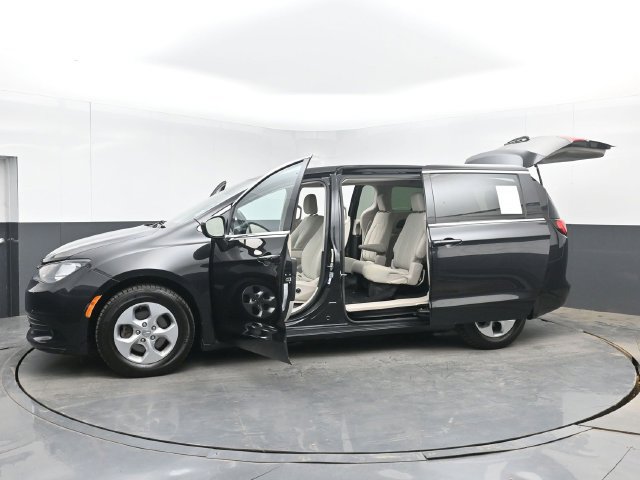 Used 2017 Chrysler Pacifica LX w/ Tire & Wheel Group FWD image 52