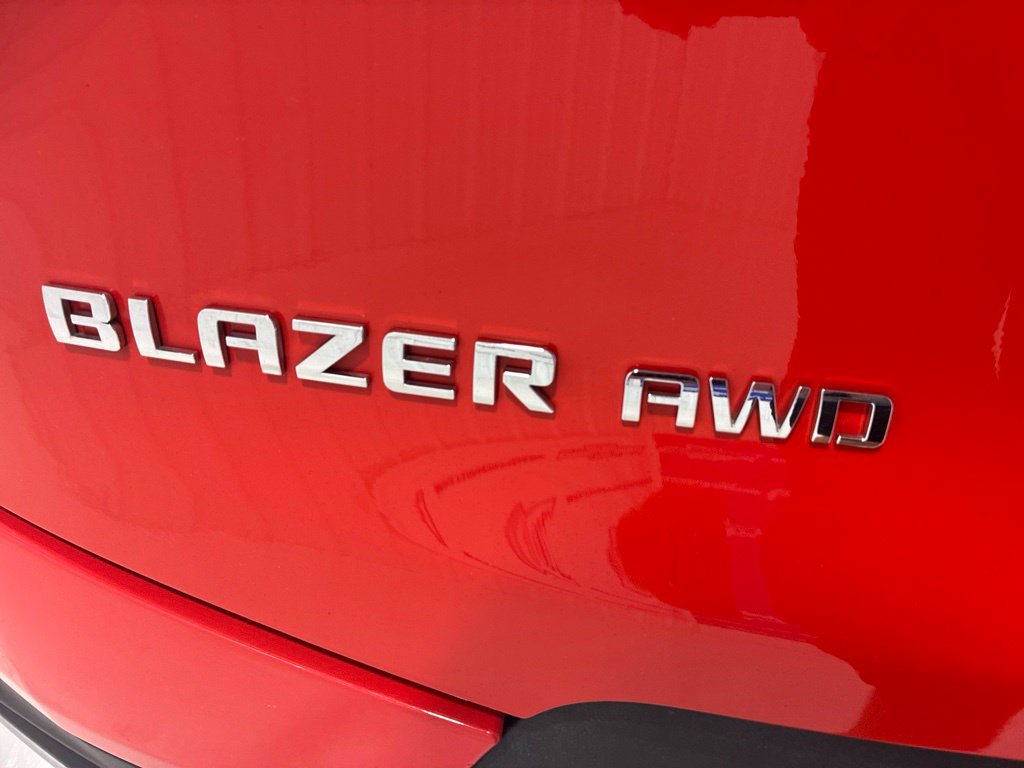 Used 2025 Chevrolet Blazer LT AWD/4WD image 35