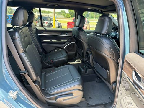 New 2026 Jeep Grand Cherokee L Limited AWD/4WD image 30