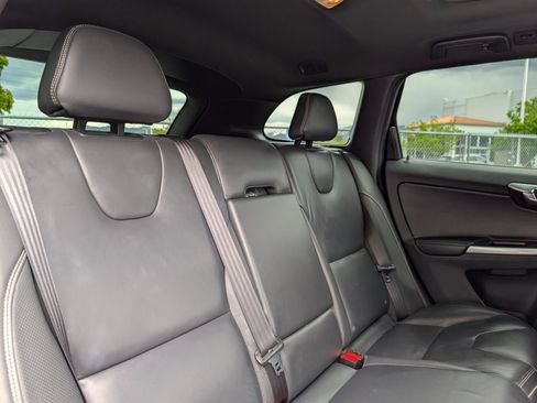 Used 2014 Volvo XC60 T6 R-Design w/ Climate Package AWD/4WD image 27