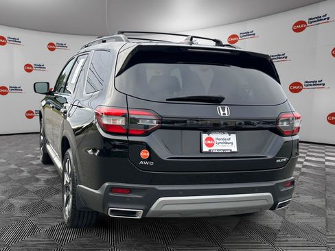 Certified 2025 Honda Pilot Elite image 3