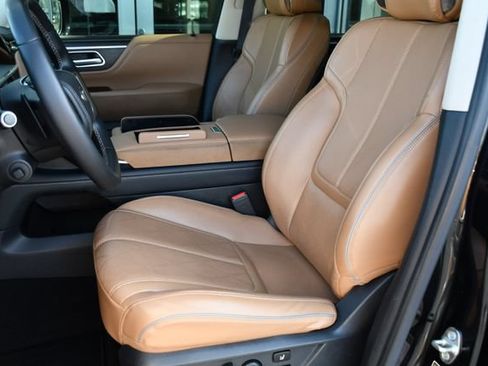 Used 2025 INFINITI QX80 Sensory AWD/4WD image 17