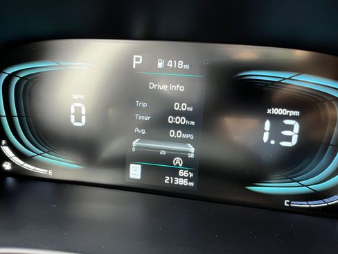 Used 2025 Kia Soul LX w/ LX Technology Package image 38