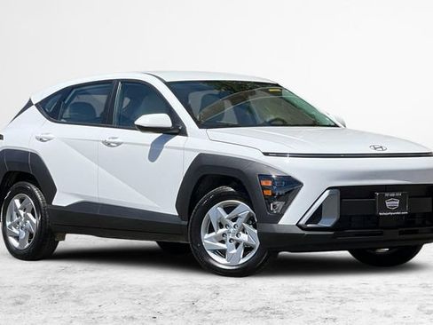 New 2027 Hyundai Kona SE FWD image 1