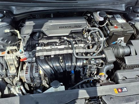 Used 2023 Hyundai Elantra SEL image 13