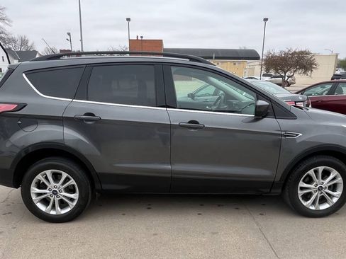 Used 2018 Ford Escape SEL FWD image 3