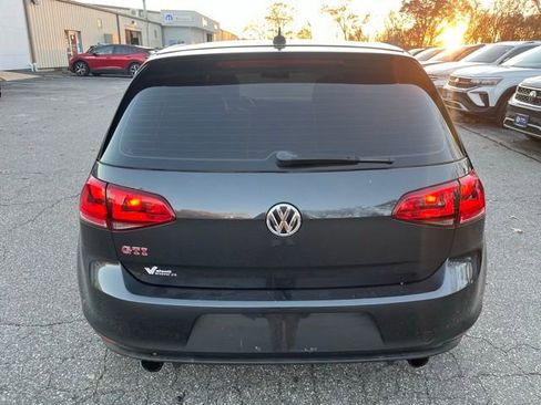 Used 2017 Volkswagen GTI SE image 7