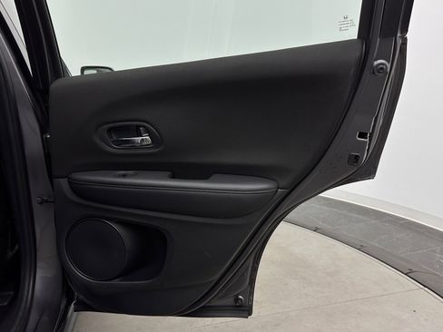 Used 2018 Honda HR-V LX image 28