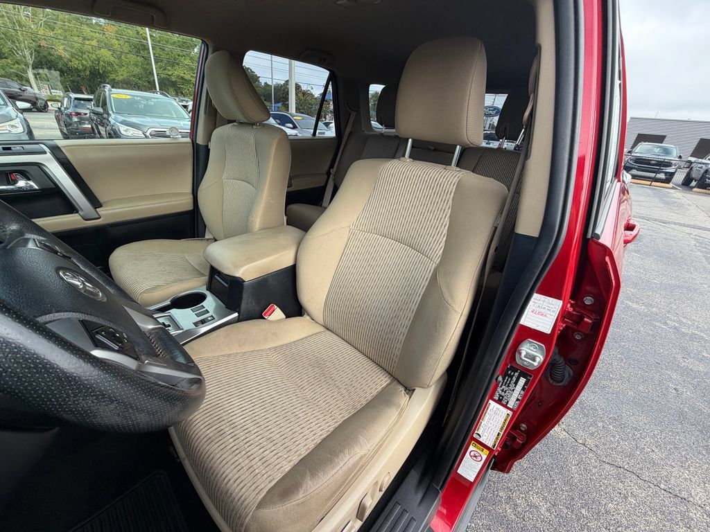 Used 2014 Toyota 4Runner SR5 AWD/4WD image 7