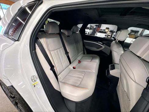 Certified 2024 Audi Q8 e-tron Premium Plus AWD/4WD image 28