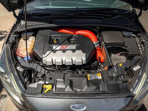 Used 2016 Ford Focus ST w/ Equipment Group 402A image 9