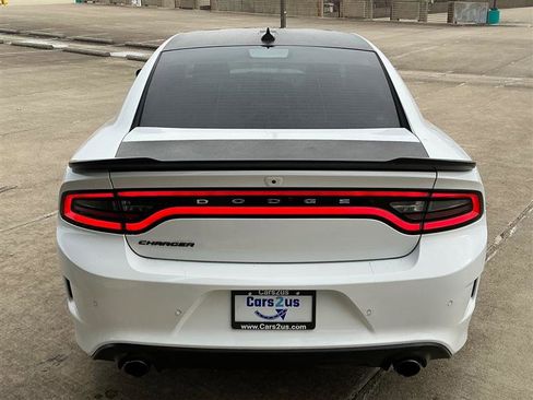 Used 2017 Dodge Charger R/T image 5
