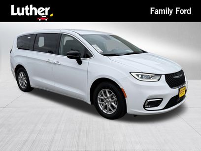 Used 2024 Chrysler Pacifica Touring-L