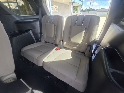 Used 2018 Ford Explorer Limited FWD image 7