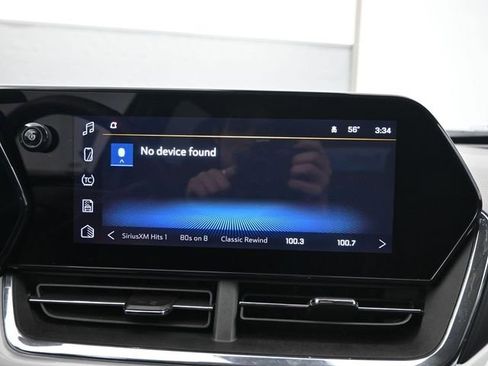 Used 2025 Chevrolet Trax LT w/ LT Convenience Package image 17