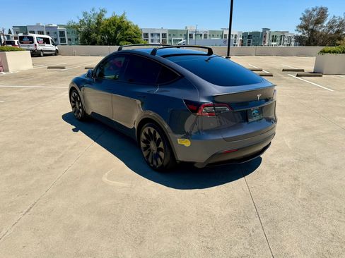 Used 2022 Tesla Model Y Performance AWD/4WD image 16