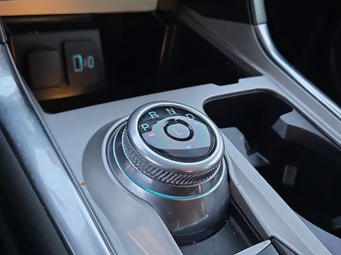 Used 2022 Ford Explorer XLT w/ Equipment Group 202A image 16