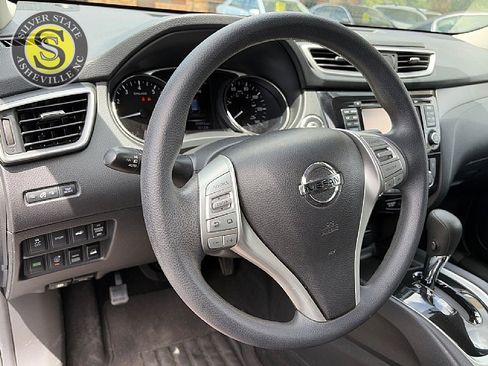 Used 2015 Nissan Rogue SV w/ SV Premium Package AWD/4WD image 21