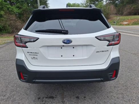 Used 2022 Subaru Outback Premium AWD/4WD image 4