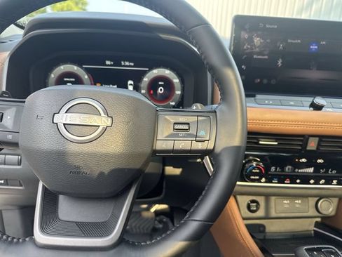 Used 2025 Nissan Rogue Platinum w/ Platinum Premium Package FWD image 19