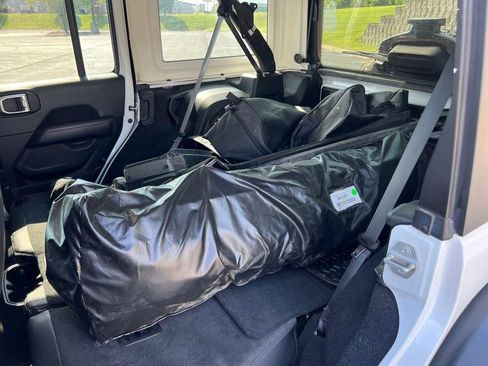 Used 2020 Jeep Wrangler Unlimited Rubicon w/ Dual Top Group image 23