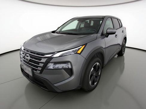 Used 2025 Nissan Rogue SV FWD image 3