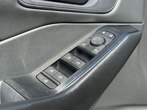 Used 2024 Nissan Rogue S FWD image 30