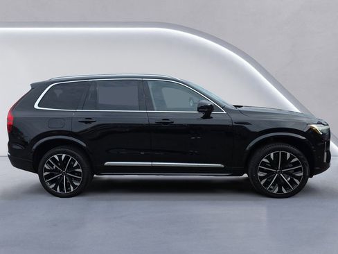 New 2026 Volvo XC90 B6 Plus w/ Protection Package Premier image 3