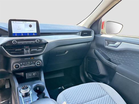 Used 2020 Ford Escape SE image 24