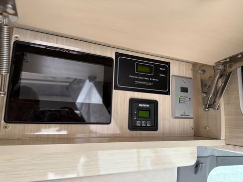 Used 2017 Mercedes-Benz Sprinter 3500 image 25