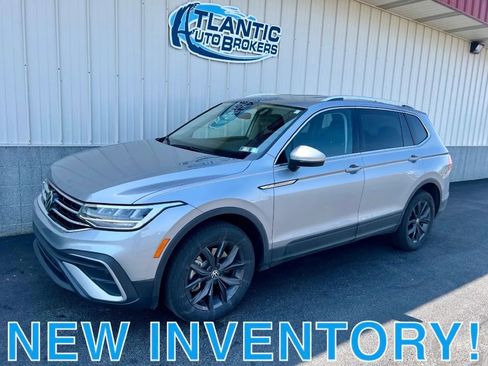 Used 2024 Volkswagen Tiguan SE image 1