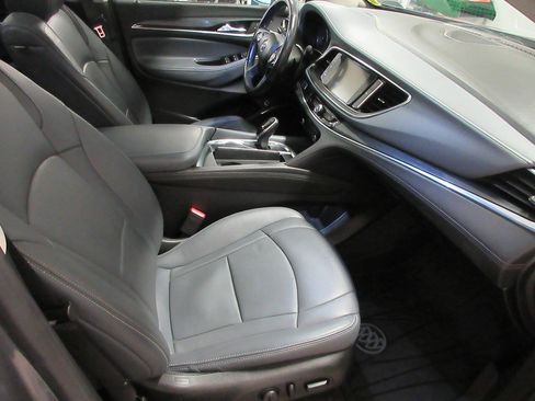 Used 2019 Buick Enclave Essence w/ Trailering Package, 5000 lbs. AWD/4WD image 8