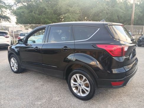 Used 2019 Ford Escape SE w/ Ford Safe & Smart Package AWD/4WD image 5
