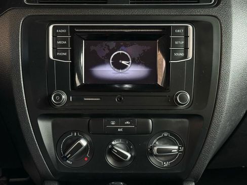 Used 2017 Volkswagen Jetta S image 50