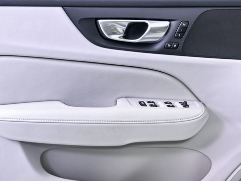 Certified 2025 Volvo V60 B5 Cross Country Plus image 8