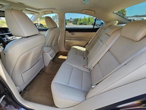 Used 2013 Lexus ES 350 w/ Premium Pkg FWD image 18