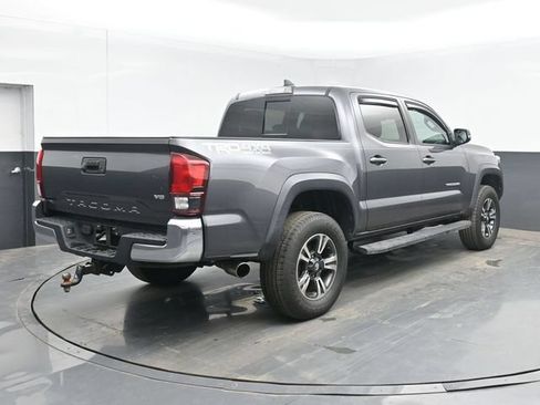 Used 2019 Toyota Tacoma TRD Off-Road AWD/4WD image 10