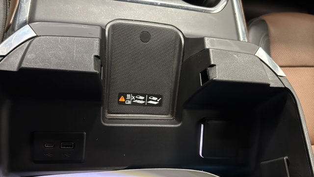 Used 2024 Chevrolet Silverado 3500 High Country w/ High Country Premium Package AWD/4WD image 33