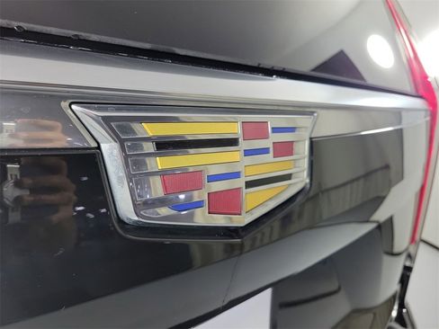 Certified 2023 Cadillac Escalade Premium Luxury Platinum w/ Heavy-Duty Trailer Package image 6