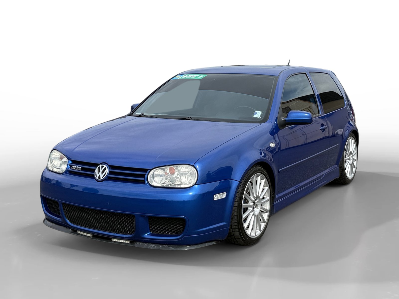 Used 2004 Volkswagen R32 AWD/4WD image 1