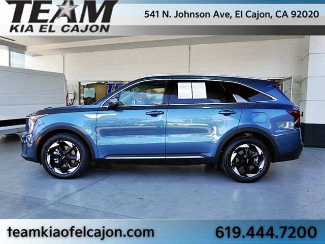 Certified 2025 Kia Sorento EX FWD image 6