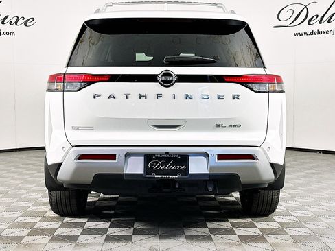 Used 2024 Nissan Pathfinder SL w/ SL Premium Package image 5