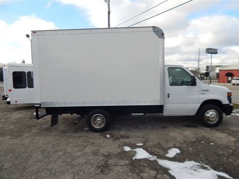 Used 2014 Ford E-350 and Econoline 350 Super Duty image 6